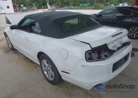 2013 Ford Mustang V6 z USA, uszkodzony, nr VIN 1ZVBP8EM3D5239417